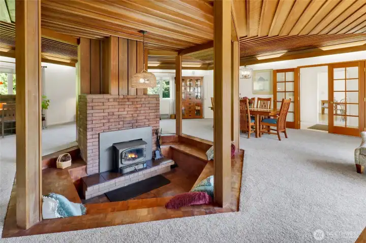 Conversation pit/firepace insert
