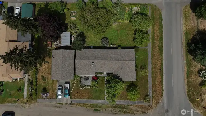 Spacious corner lot Spacious corner lot
