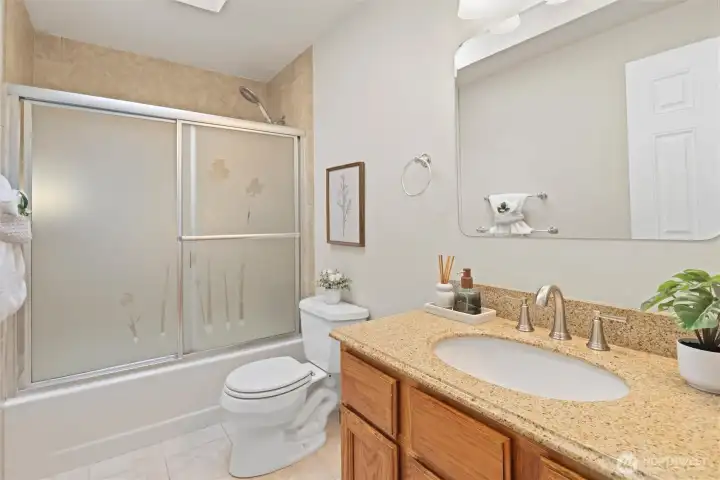 Upper Floor Bath Upper Floor Bath