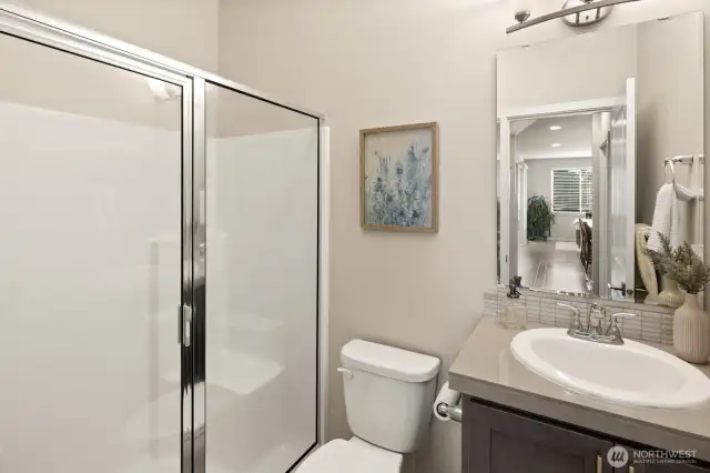 Main floor - Shower