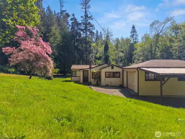 A desired location close to downtown Indianola & the community beach.