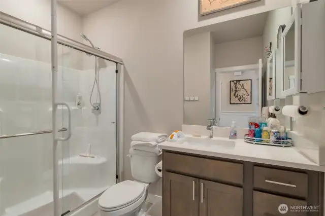 Main floor 3/4 bath