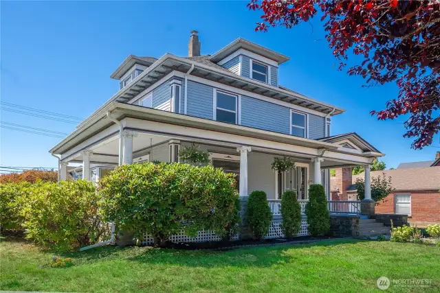 Beautiful Wrap around Porch