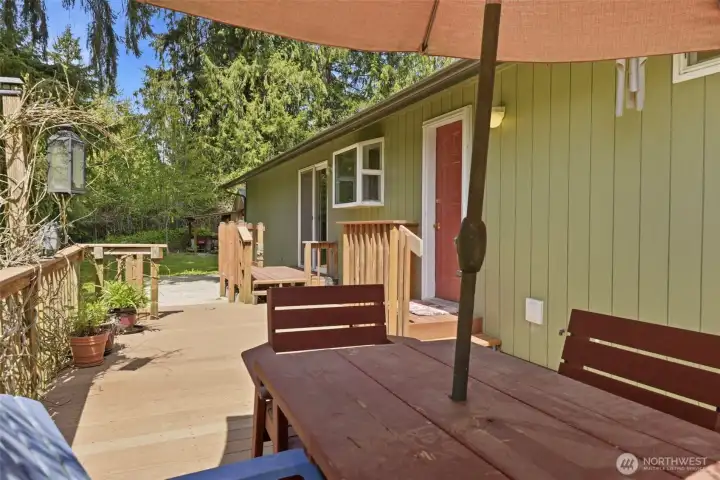 Rear Deck & Patio