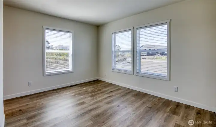 Dining room or flex/office space.
