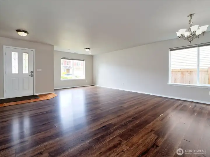 Entry/living room