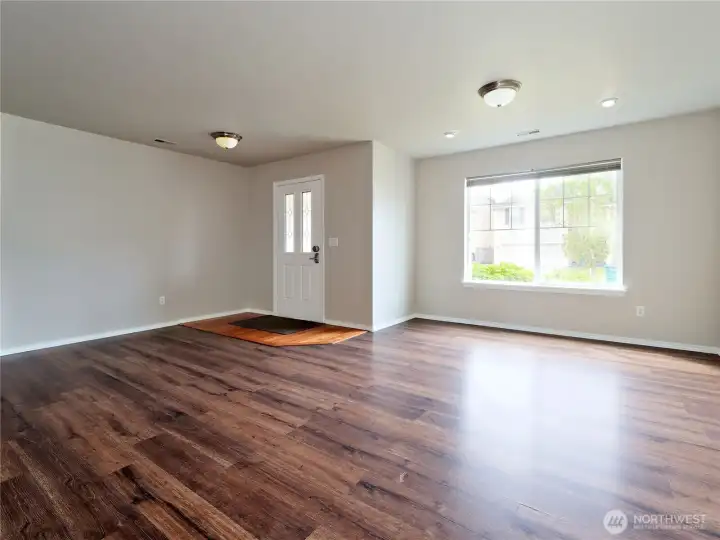 Entry/living room