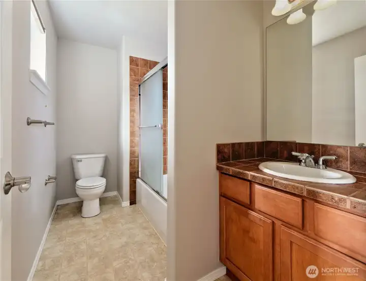 Upstairs Hallway Full Bath