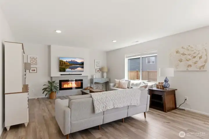 Spacious living room