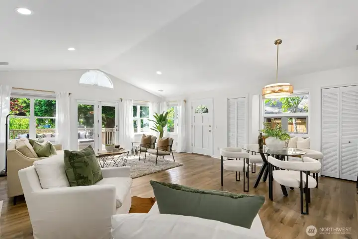 The windows let in great natural light, while still having great privacy because of the trees.