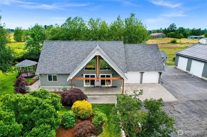 Welcome to 727 Lange Road in Bellingham, WA