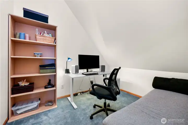 Extra finished room (upstairs)