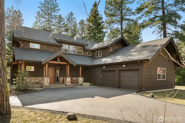 Welcome Home! 2015 Woodridge Home. Pre-inspected and ready to go!