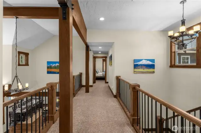 Expansive cat-walk towards the guest bedrooms