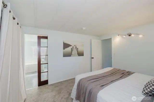 Primary bedroom has a great large 5 piece ensuite.