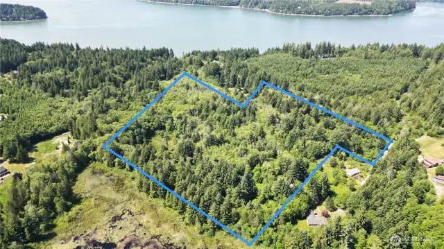 35 acres of peace & quiet!
