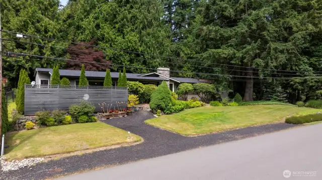 Coveted 1 level home in Cottage Lake/Leota.