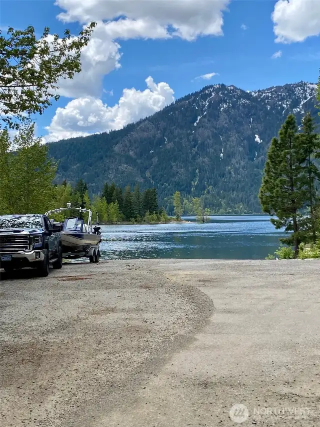 Boat launch at Wish Poosh Campground.