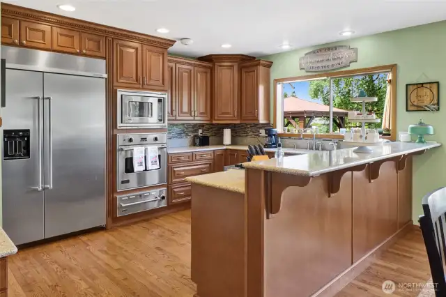 Brand new KitchenAid refridgerator/freezer.