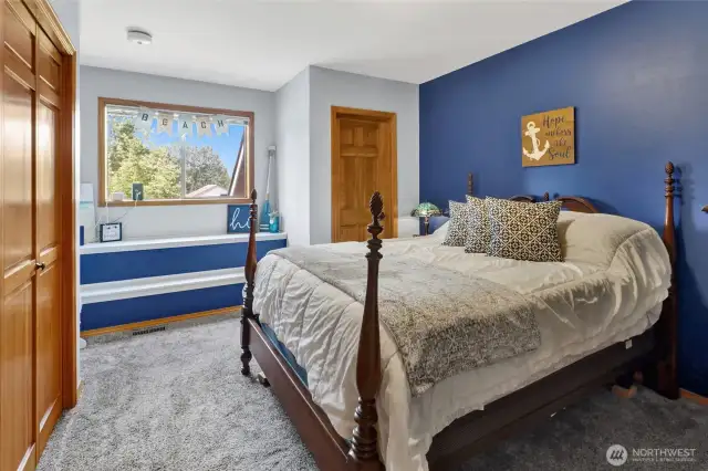 Upper floor 2nd bedroom