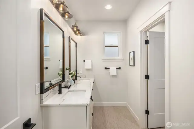 2nd bath on upper level (3rd floor)