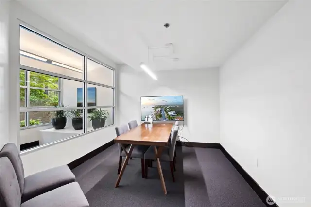 Need to have a meeting, do it here with everything you need.