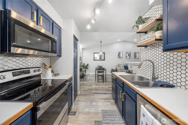 Vaulted Ceiling makes it feel bright and airy!