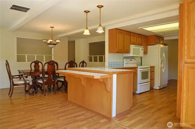 Dining Room & Kitchen