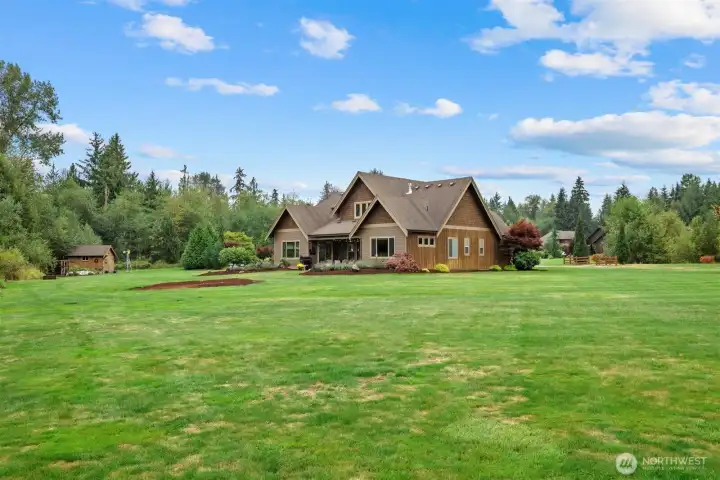 Large Level Parklike Landscaped Yard