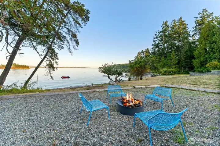 Firepit / dancefloor