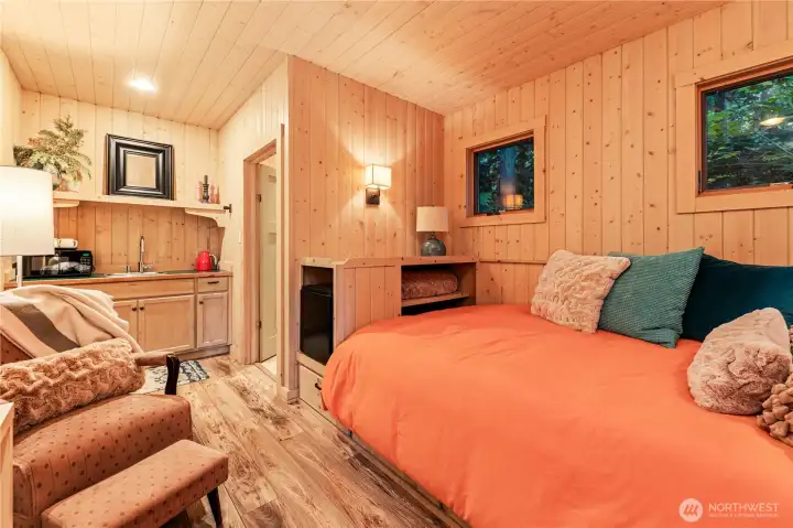 Studio guest suite