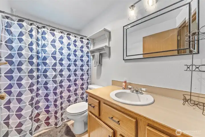 Hallway full bath