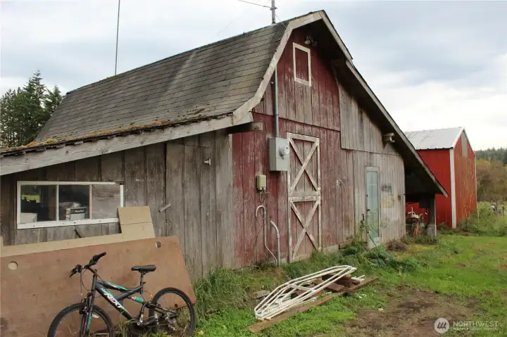 Barn/shop