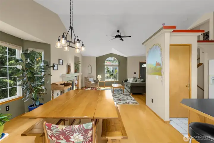 Large dining room perfect for hosting large groups.