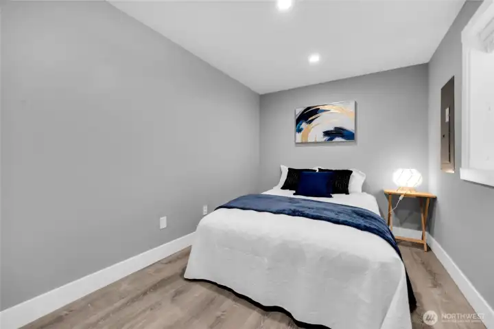 Lower floor-Bedroom/office