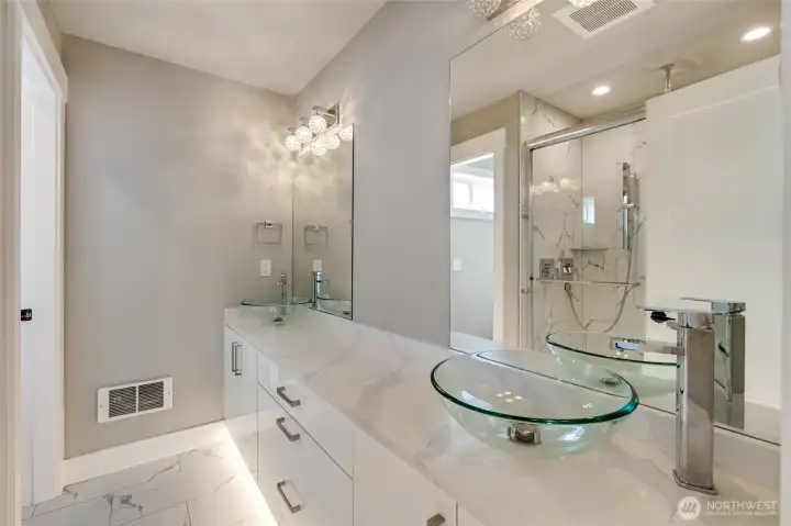 Master bath-double sink, stand up shower