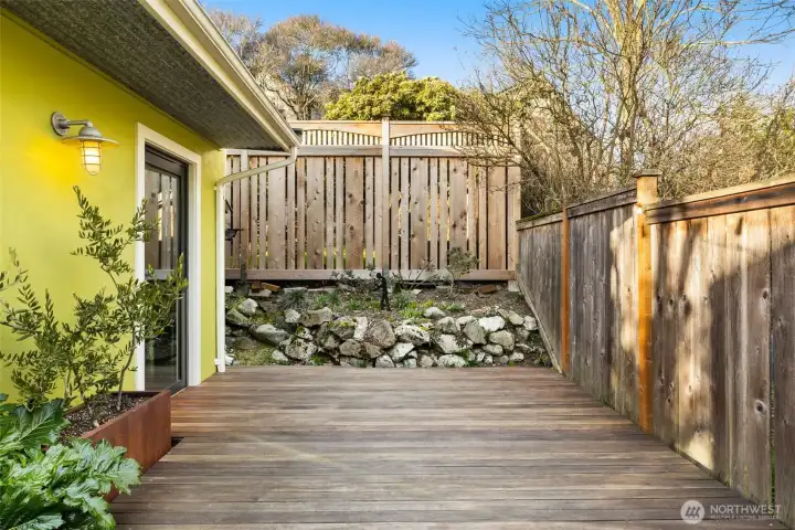 Private entrance to lux studio