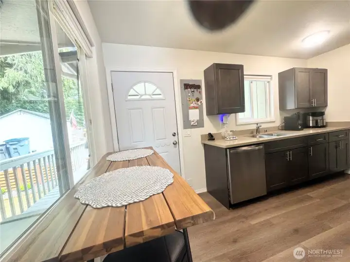 Kitchen eating bar, a versatile space for meals and socializing.