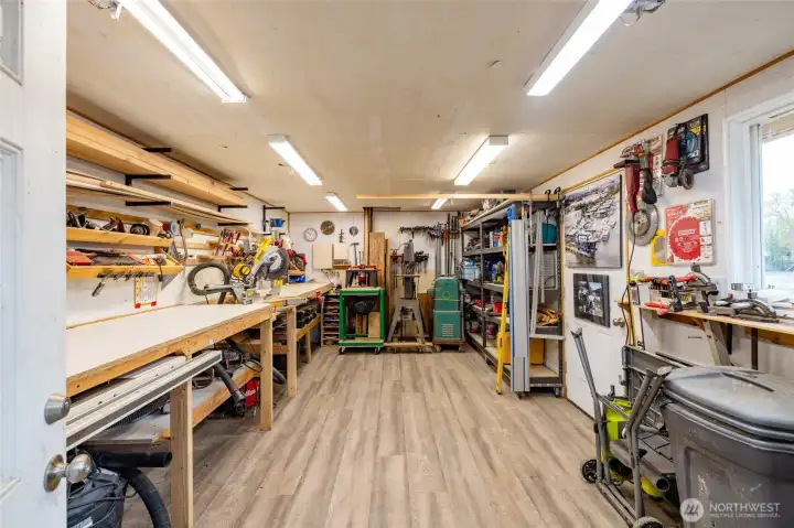 Workshop with built-in storage. Workshop with built-in storage.