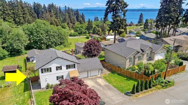 Scenic surroundings with views of Port Susan and the Cascades