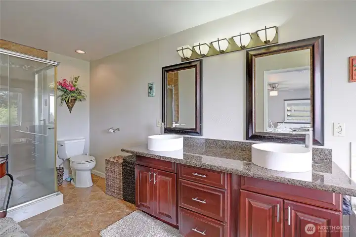 A spacious and relaxing ensuite connected to the primary bedroom
