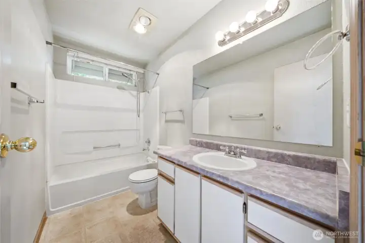 Shared Upstairs Bathroom Shared Upstairs Bathroom