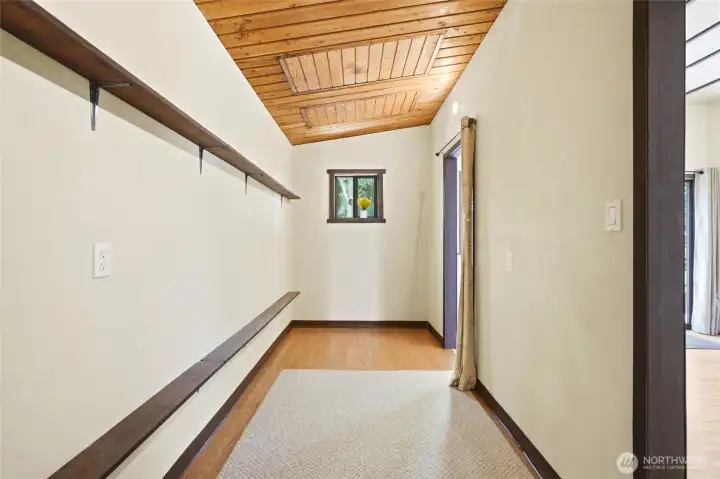 Storage/closet