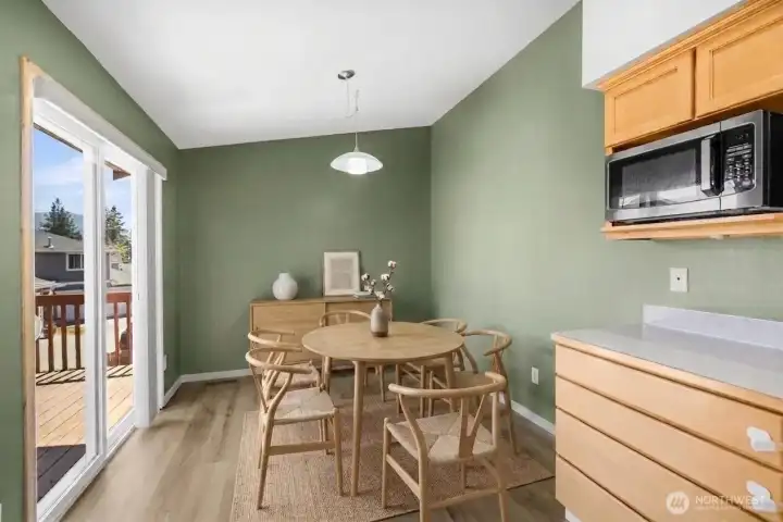 Dining space virtually staged Dining space virtually staged