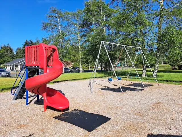 Next to Bill Ellis Park and Duck Lake