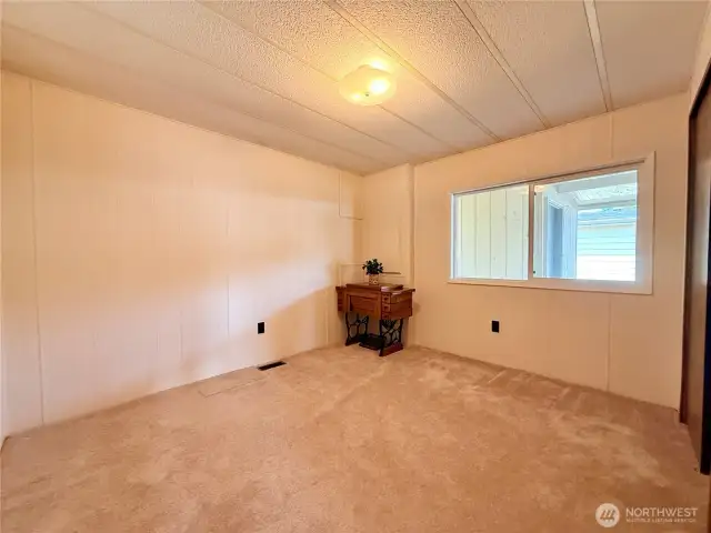 Guest bedroom