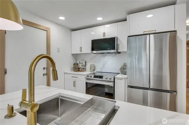 The undermount sink has tons of add-ons...