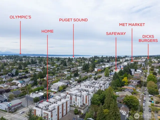 Enjoy all the views Seattle has to offer from the private roof top deck. Short walk to all you need!