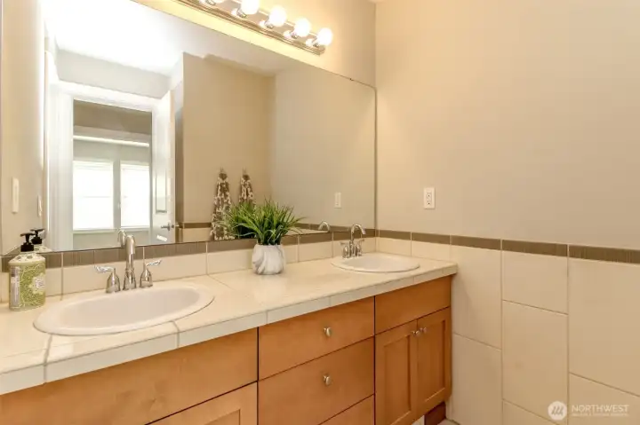 full bathroom upstairs