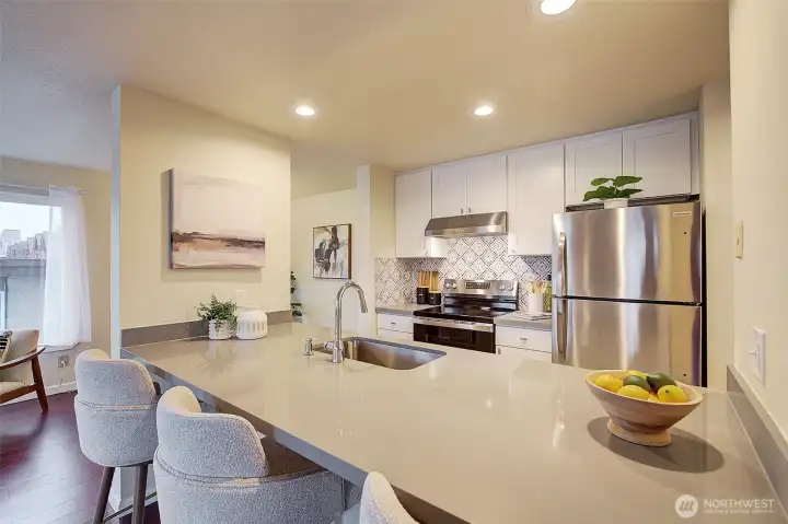 Brand new kitchen w/ new appliances